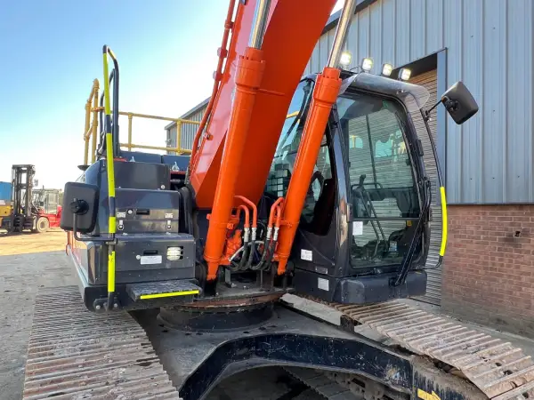 Click Here To Enlarge This Photo Of Hitachi ZX 210 LC-7