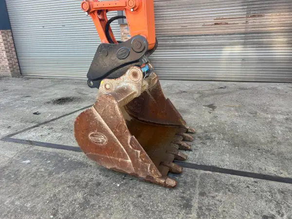Click Here To Enlarge This Photo Of Hitachi ZX 210 LC-7