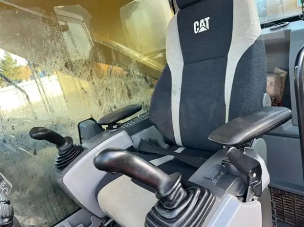 Click Here To Enlarge This Photo Of 2017 CATERPILLAR 390FL