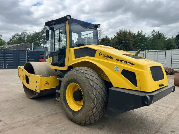 Click Here To Enlarge This Photo Of 2022 Bomag BW213DH-5 smooth Drum roller