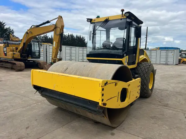 Click Here To Enlarge This Photo Of 2022 Bomag BW213DH-5 smooth Drum roller