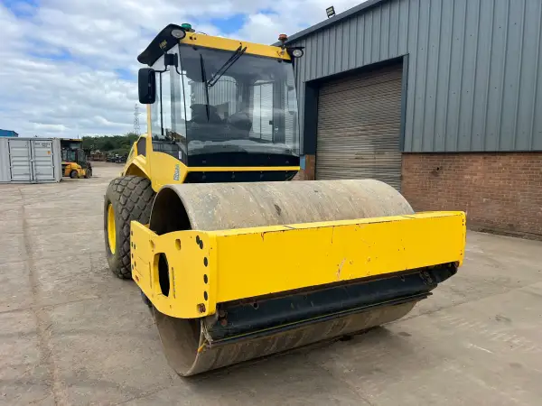 Click Here To Enlarge This Photo Of 2022 Bomag BW213DH-5 smooth Drum roller