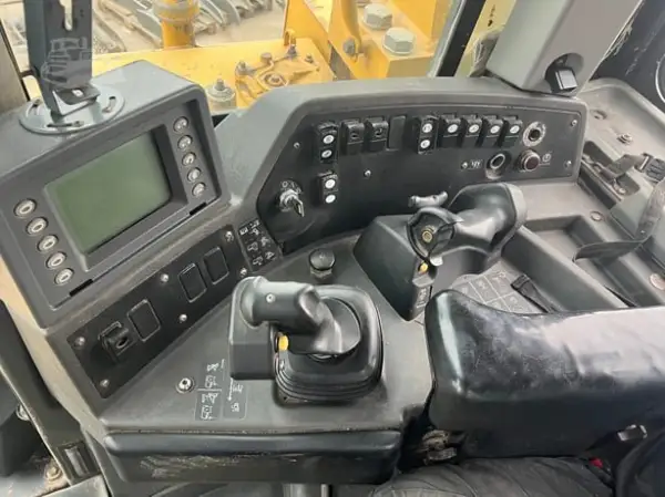 Click Here To Enlarge This Photo Of 2009 CATERPILLAR D9T