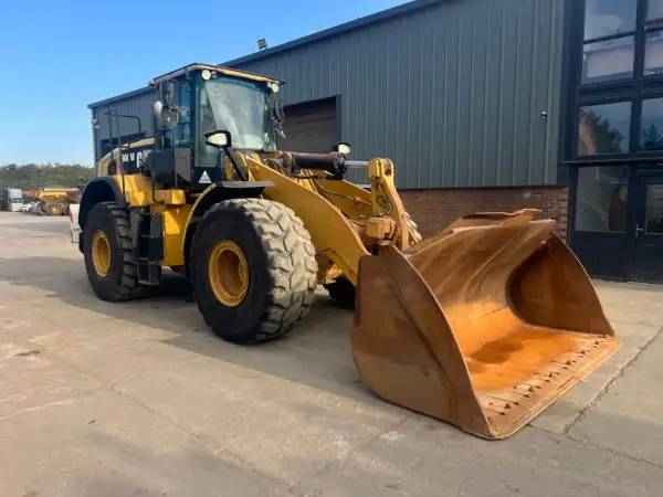 Click Here To Enlarge This Photo Of 2016 Caterpillar 966M Wheel loader