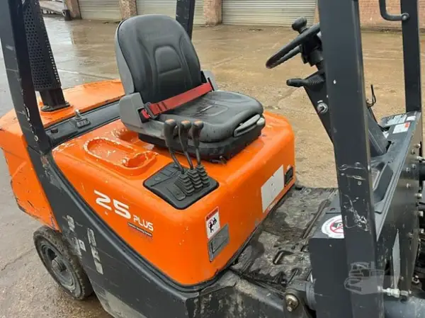 Click Here To Enlarge This Photo Of 2021 DOOSAN D25G PLUS