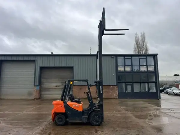 Click Here To Enlarge This Photo Of 2020 DOOSAN D30GP